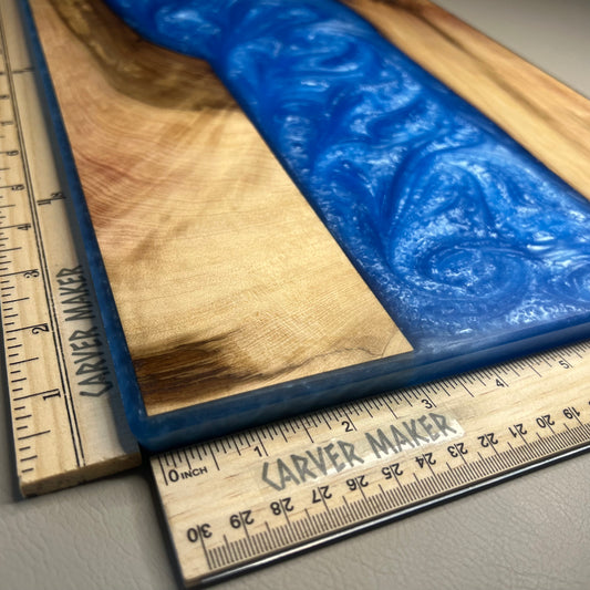 Arce de Manitoba con tabla de servir de resina azul 